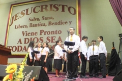 GLORIA A DIOS, MINISTERIO DE LOS NIÑOS  08 18, 2013 (49)-001