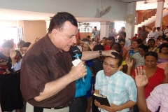GLORIA A DIOS, PASTOR & EVANGELISTA DR  GEORGI ABDO, CAMPANA  COLOMBIA 03 26, 2013 (17)
