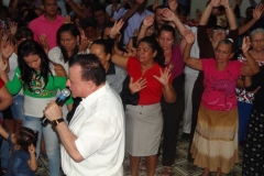 GLORIA A DIOS, PASTOR & EVANGELISTA DR  GEORGI ABDO, CAMPANA  COLOMBIA 03 26, 2013 (229)