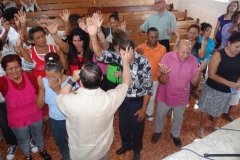 GLORIA A DIOS, DIEZMERO, CUBA PASTOR ABDO, 11 15, 2013 (13)