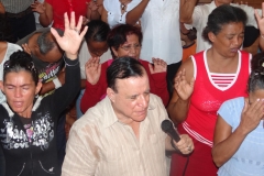 GLORIA A DIOS, DIEZMERO, CUBA PASTOR ABDO, 11 15, 2013 (30)