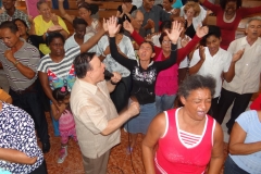 GLORIA A DIOS, DIEZMERO, CUBA PASTOR ABDO, 11 15, 2013 (55)